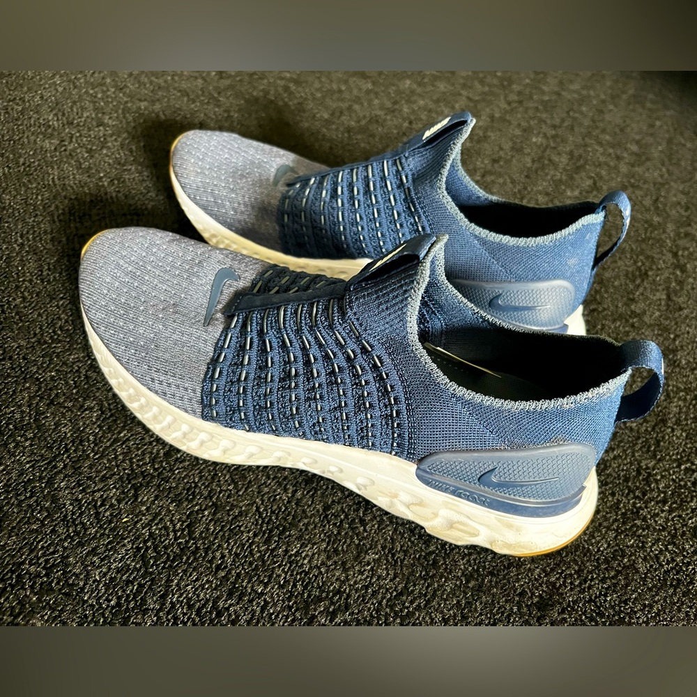 Nike Men's React Phantom Run Flyknit 2 Running Shoes Size 8.5